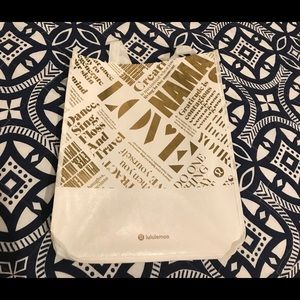Lululemon shopping bag